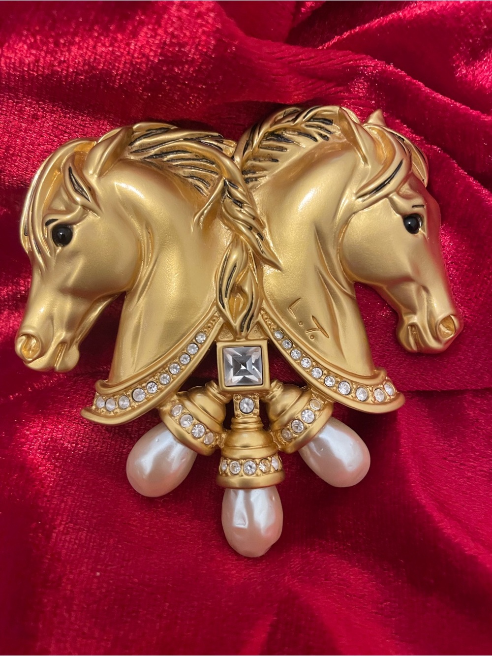 Vintage 1990's Elizabeth Taylor for Avon "Hearts in Tandem" Collectible Brooch
